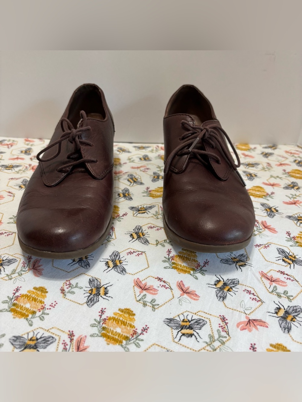 Dansko Women’s Dark Brown Leather Lace-Up Oxfords with a Metallic Heel Overlay